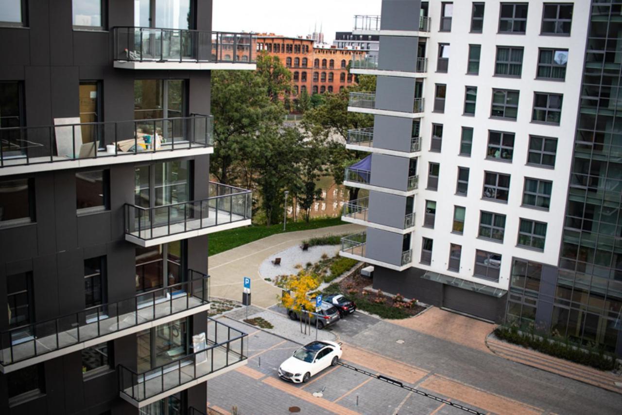 Urban Space 80 - Free Parking Breslavia